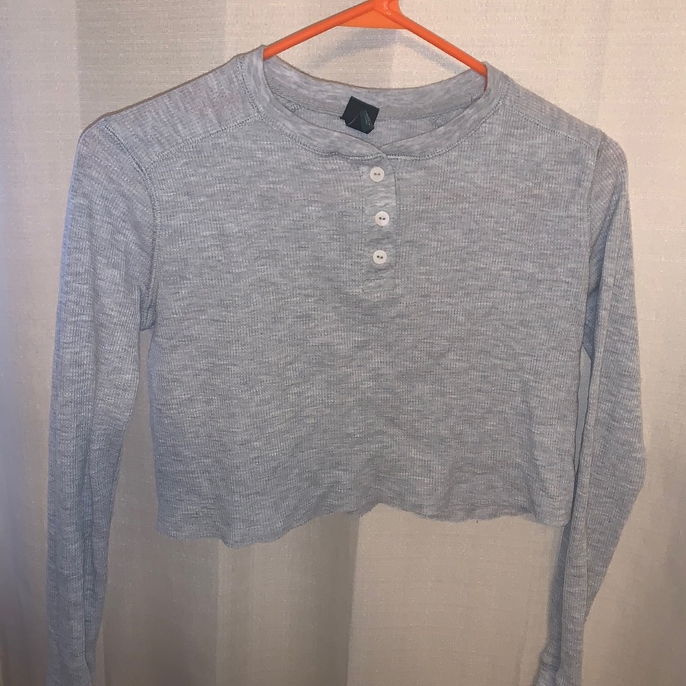 Grey long sleeved crop top